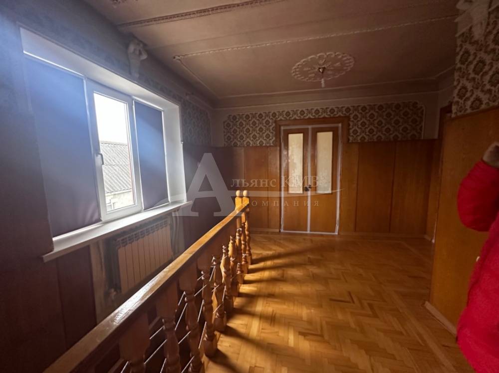 Ставропольский край, Ессентуки, 6-ти коммунаров; Дом 224м² на участке 4 сот. 1/2 эт.