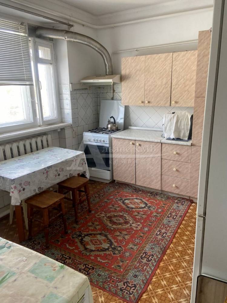 Ставропольский край, Георгиевск, Калинина ул.; Квартира 55,60м² 3/3 эт.