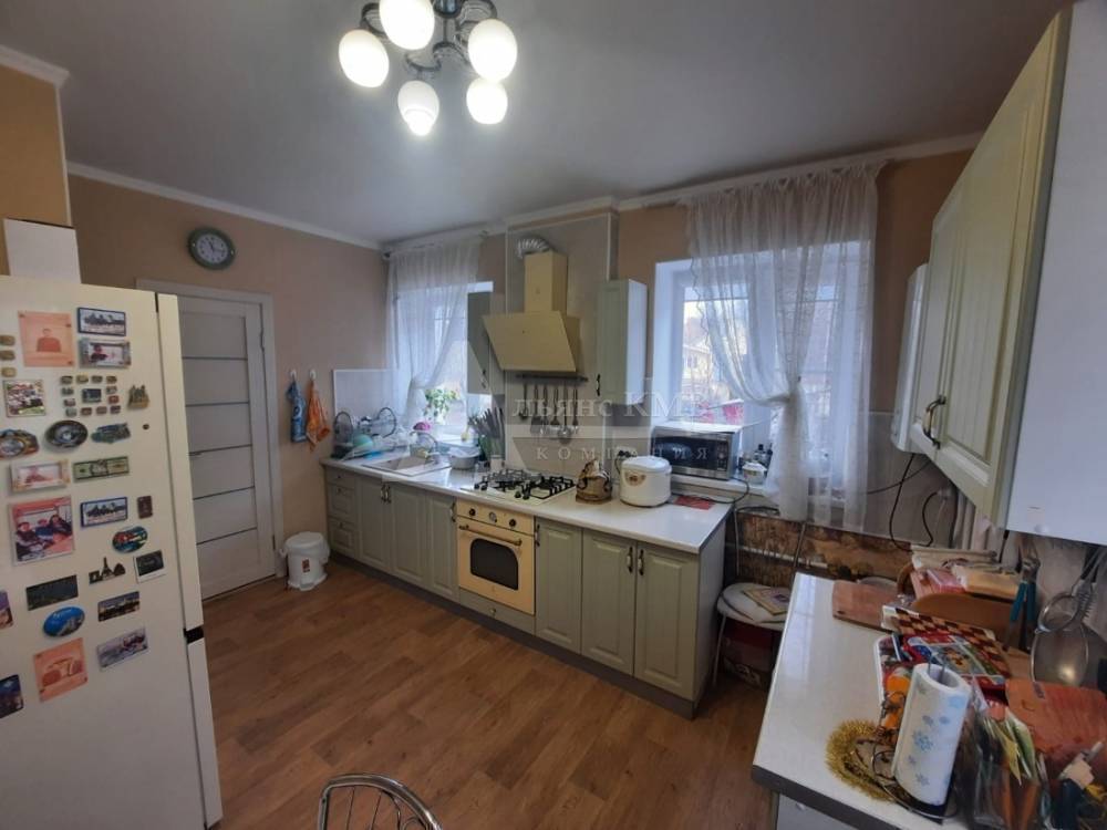 Ставропольский край, Ессентуки, Грибоедова ул.; Квартира 68м² 2/2 эт.