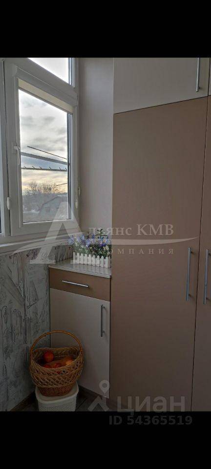 Ставропольский край, Пятигорск, Оранжерейная ул.; Квартира 53м² 2/9 эт.