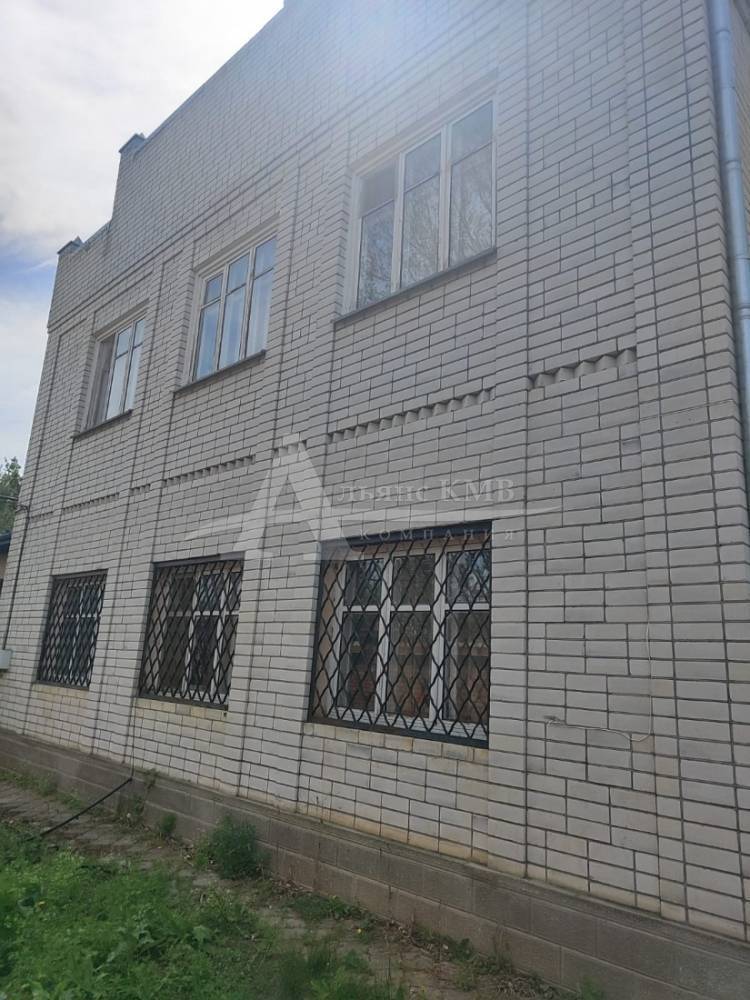 Ставропольский край, Георгиевск, Лесная ул.; Дом 230м² на участке 16 сот. 2/2 эт.