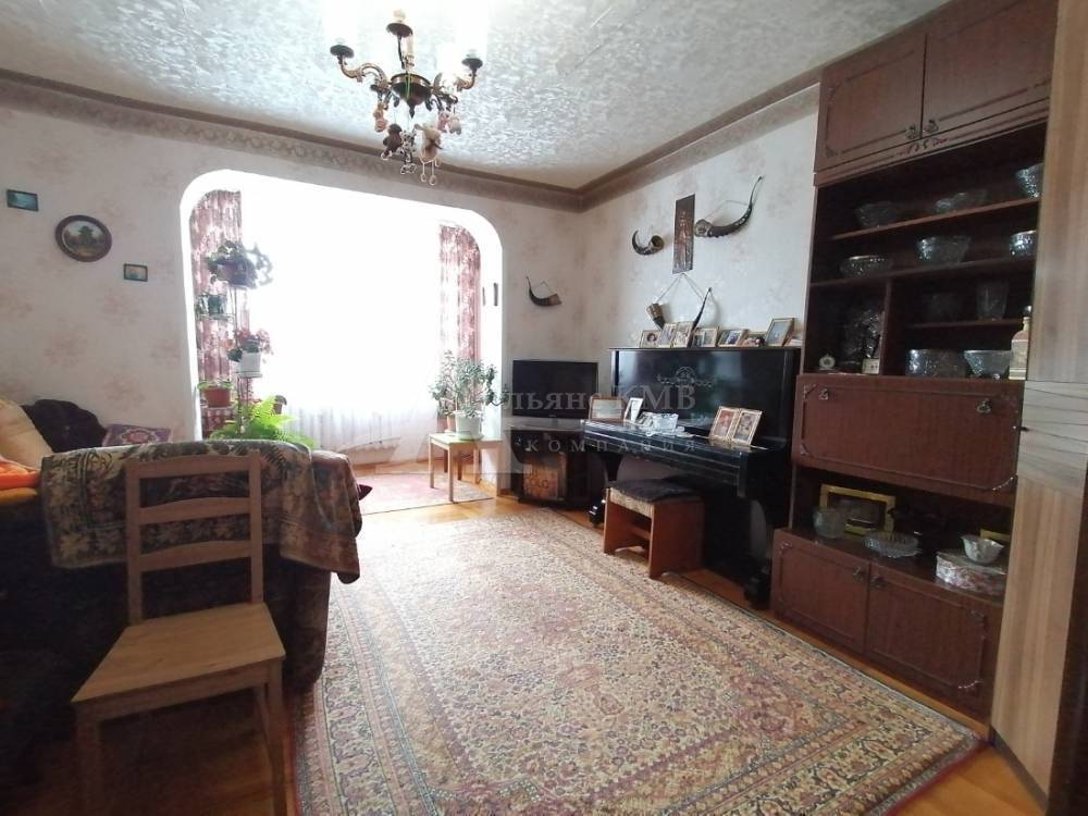 Ставропольский край, Кисловодск, Центральная ул.; Квартира 75м² 2/3 эт.