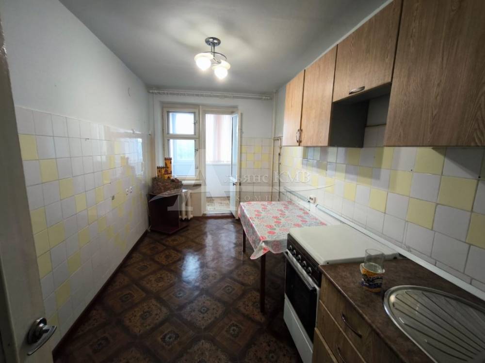 Ставропольский край, Кисловодск, Ленинградская ул.; Квартира 65м² 3/5 эт.