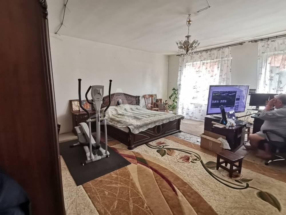 99abd8e8-e321-42ce-8d06-8f390ff3f0b6