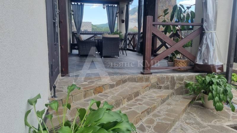 Дом с террасой в Мин-Водах