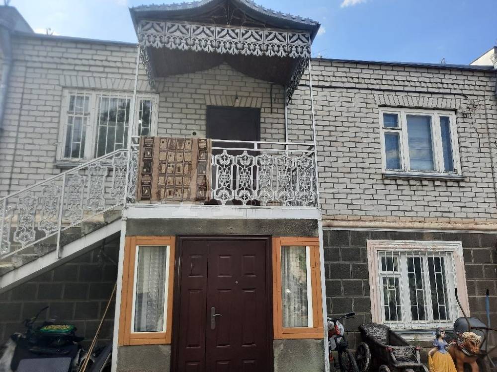 Ставропольский край, Кисловодск, Катыхина ул.; Дом 160м² на участке 6 сот. 2/2 эт.