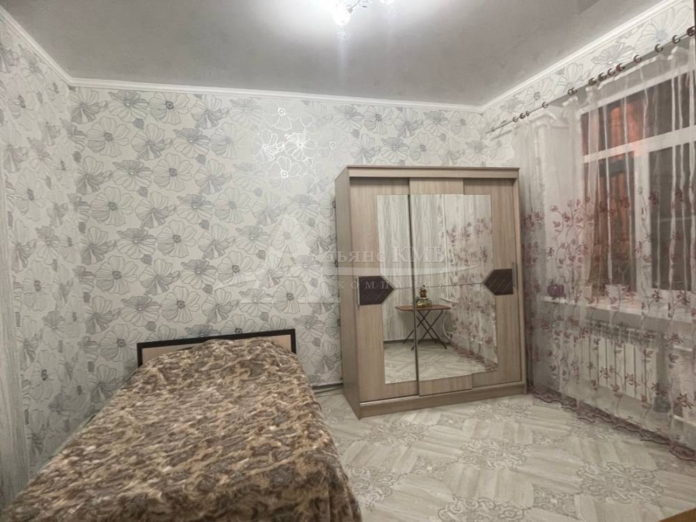 Ставропольский край, Минеральные Воды, Карла Маркса пр-кт.; Комната 14м² 1/4 эт.