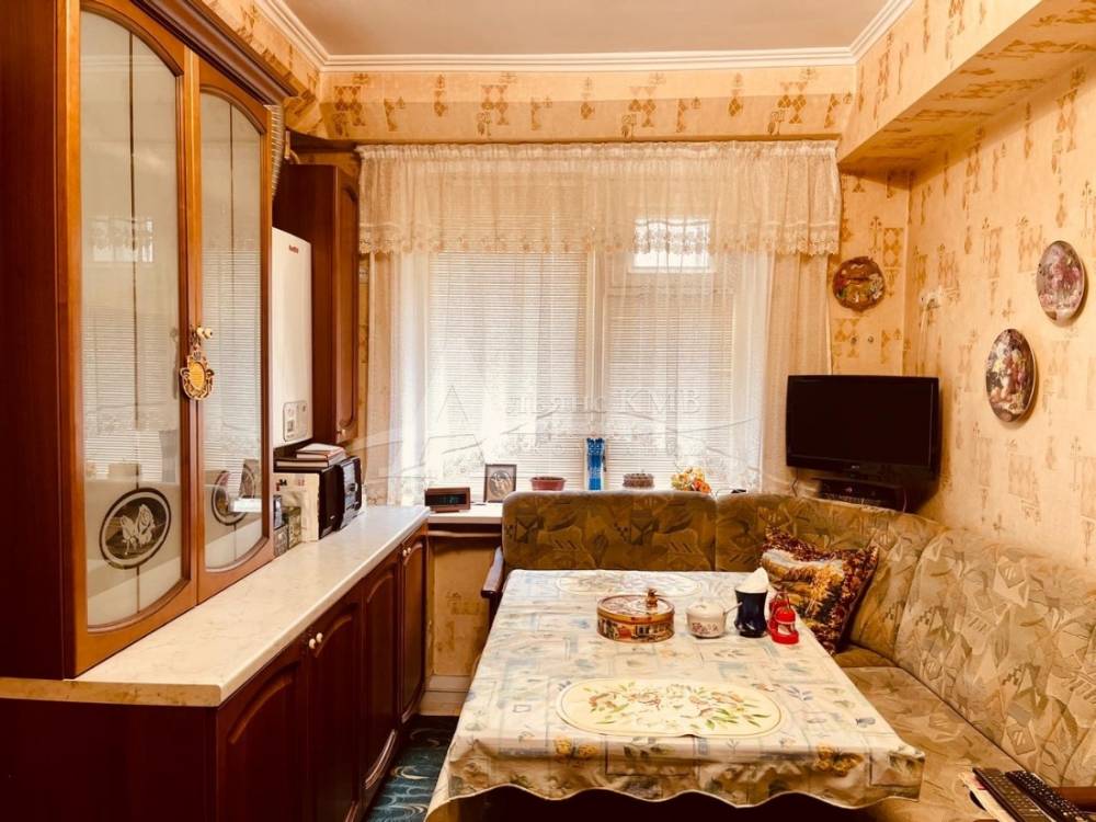 Ставропольский край, Кисловодск, Куйбышева ул.; Квартира 103м² 1/5 эт.