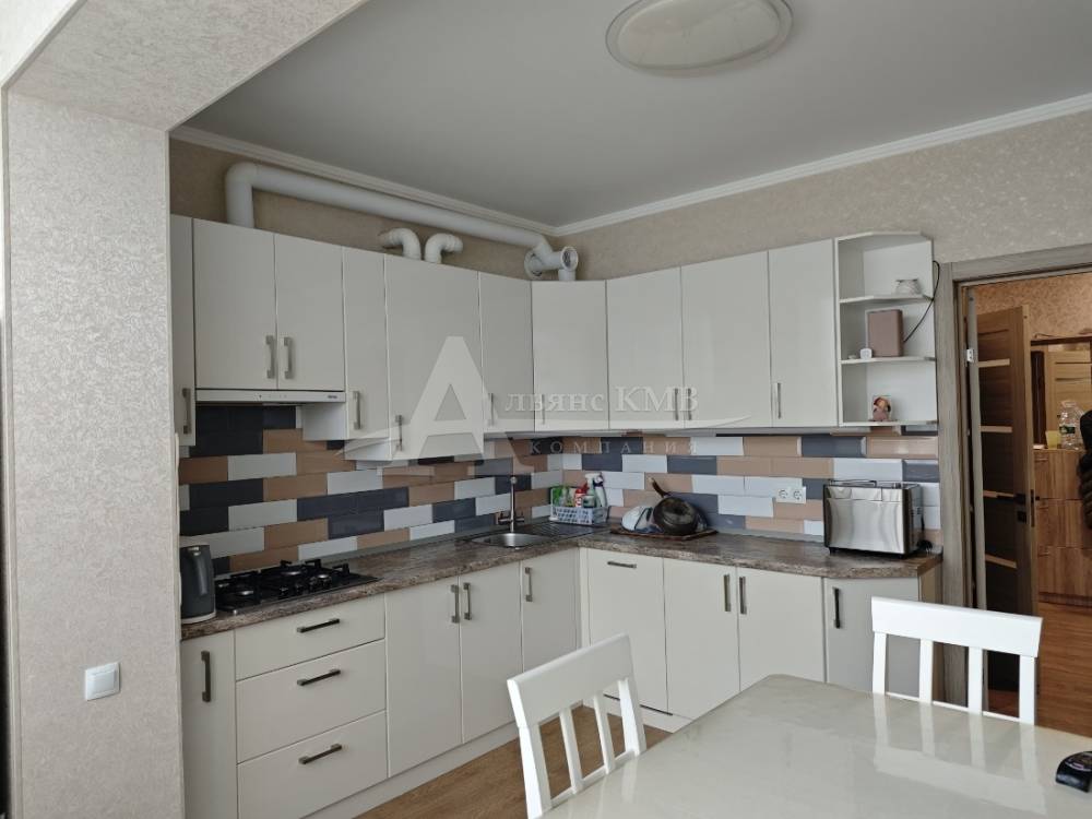 Ставропольский край, Георгиевск, Дружбы ул.; Квартира 80м² 3/3 эт.