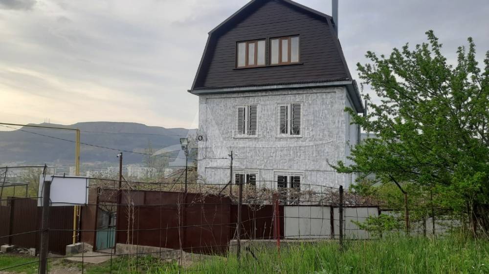 Ставропольский край, Кисловодск, Чапаева ул.; Дом 183,70м² на участке 6,20 сот. 1/4 эт.