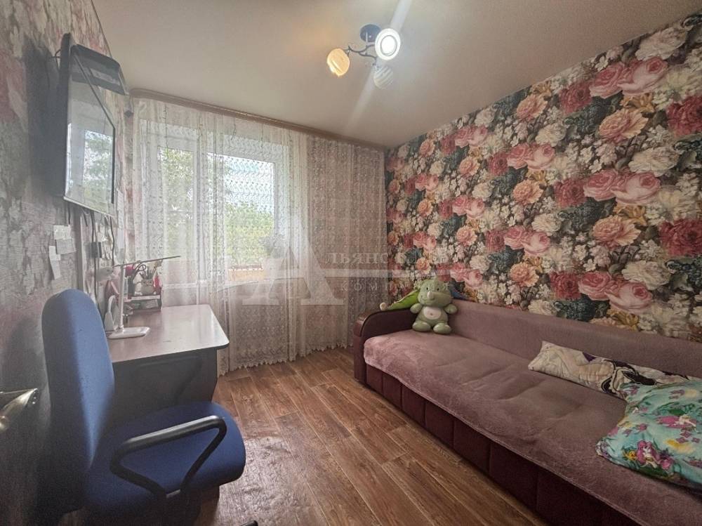 Ставропольский край, Зеленокумск, Лермонтова ул.; Квартира 65м² 2/5 эт.