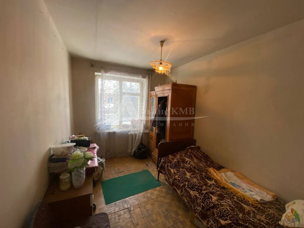 Ставропольский край, Зеленокумск, Октябрьская ул.; Квартира 42м² 2/5 эт.