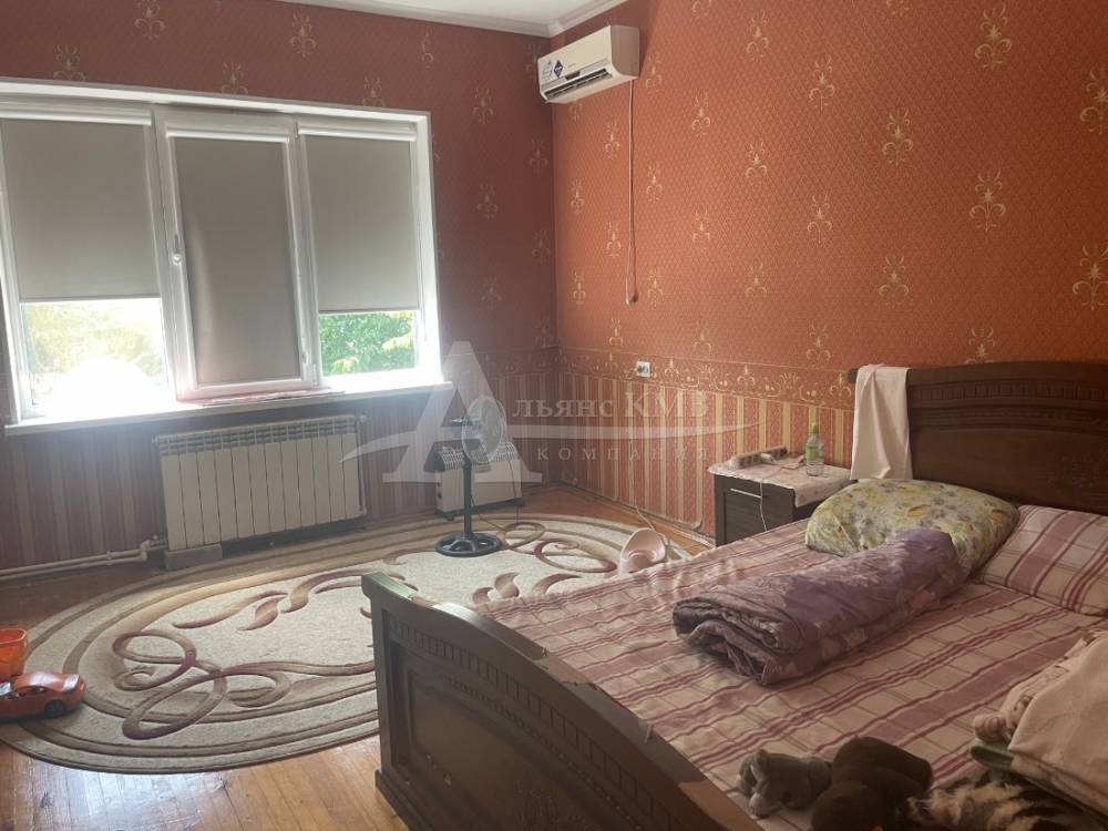 Ставропольский край, Минеральные Воды, Канглинская ул.; Дом 92м² на участке 10 сот. 2 эт.