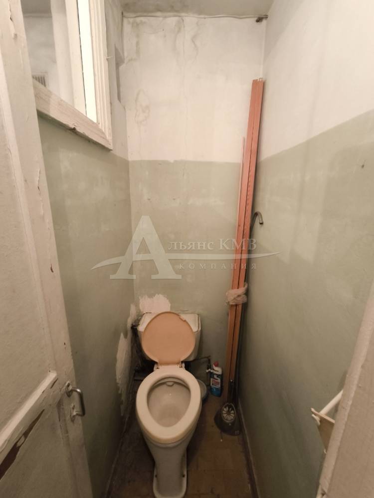 1000374676