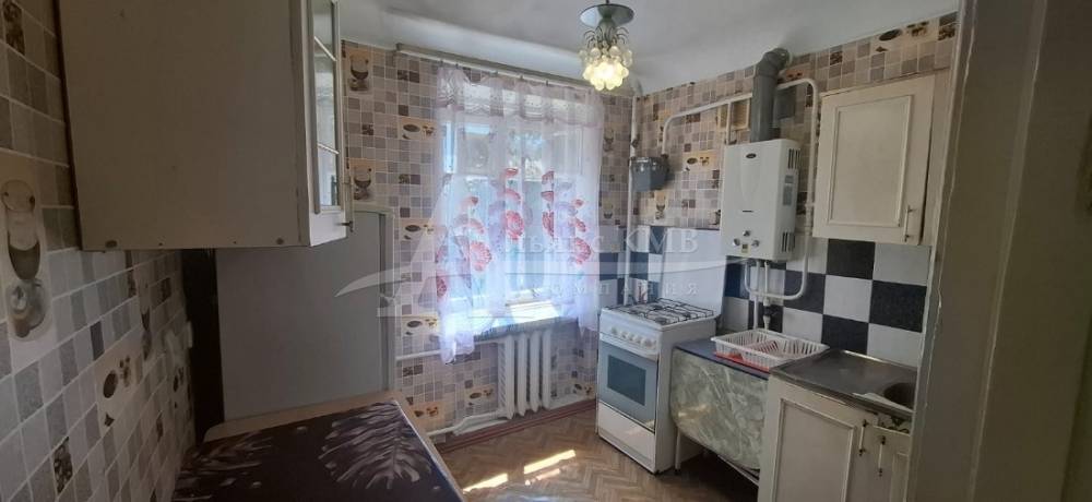 Ставропольский край, Зеленокумск, Ленина ул.; Квартира 45,50м² 2/4 эт.