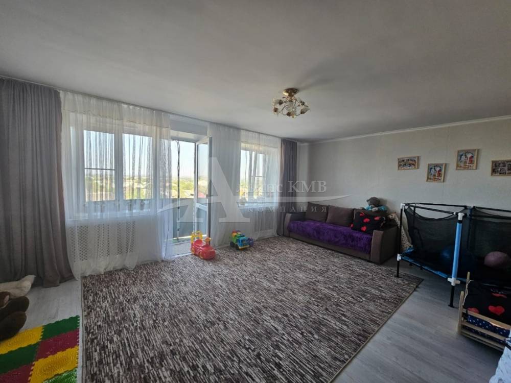 Ставропольский край, Георгиевск, Кирова ул.; Квартира 88м² 5/5 эт.
