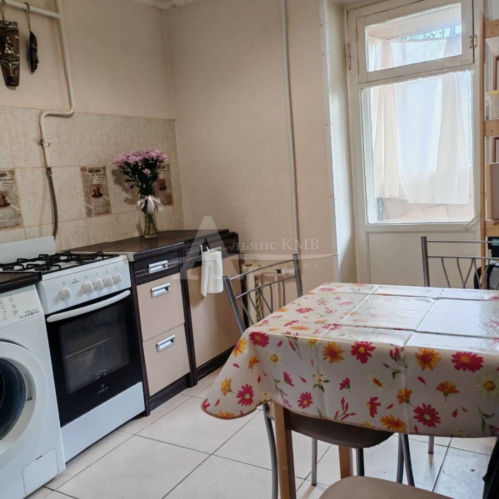 Ставропольский край, Георгиевск, Калинина ул.; Квартира 49,30м² 1/5 эт.