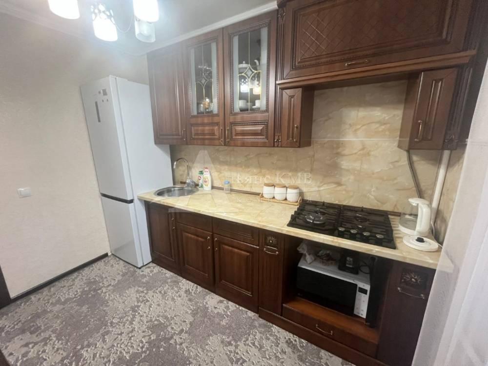 Ставропольский край, Зеленокумск, 50 лет Октября ул.; Квартира 62м² 2/5 эт.