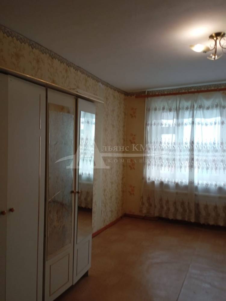 Ставропольский край, Зеленокумск, Кочубея ул.; Квартира 50,10м² 4/5 эт.