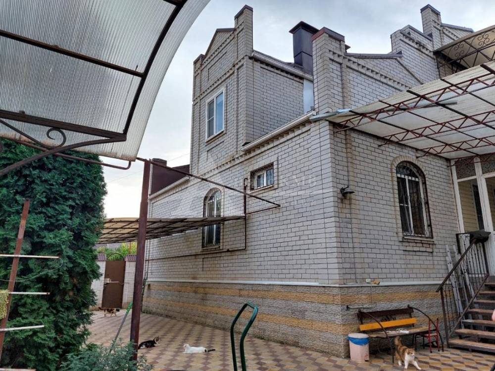 Ставропольский край, Георгиевск, Проектная 5-я ул.; Дом 231м² на участке 6 сот. 2/2 эт.