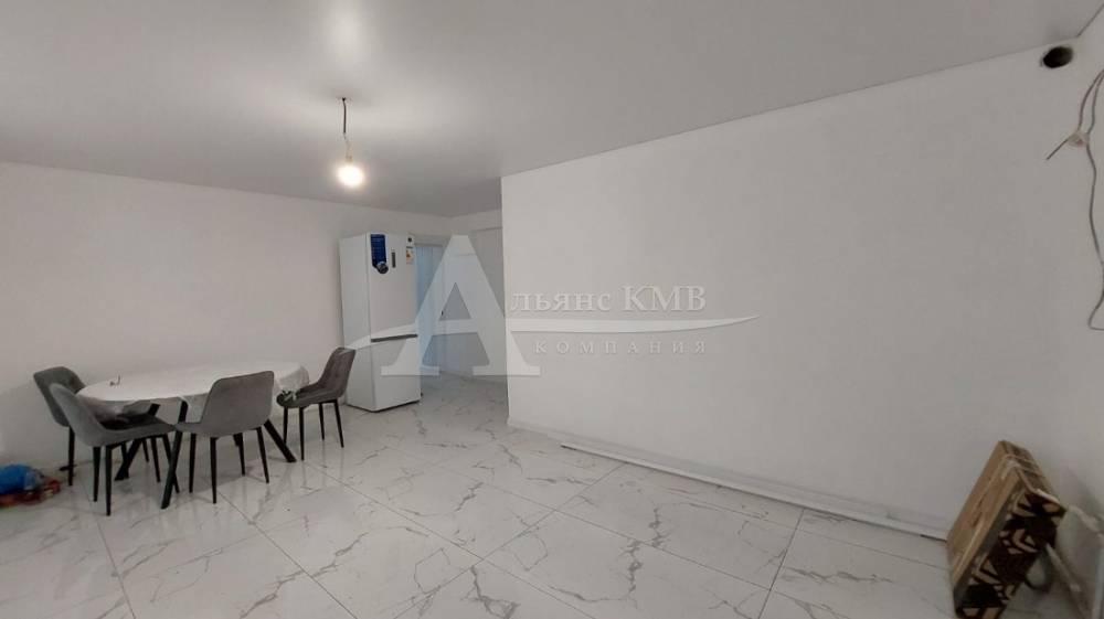 ee963733-95e5-4acc-be33-6d2d82090729