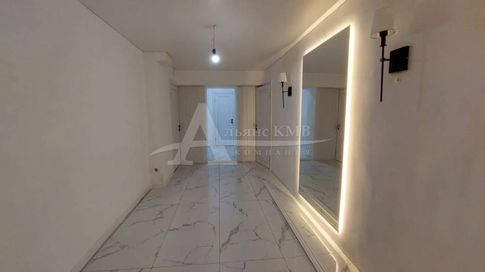 c4d69d60-60f7-46b8-bd51-7e422e211968