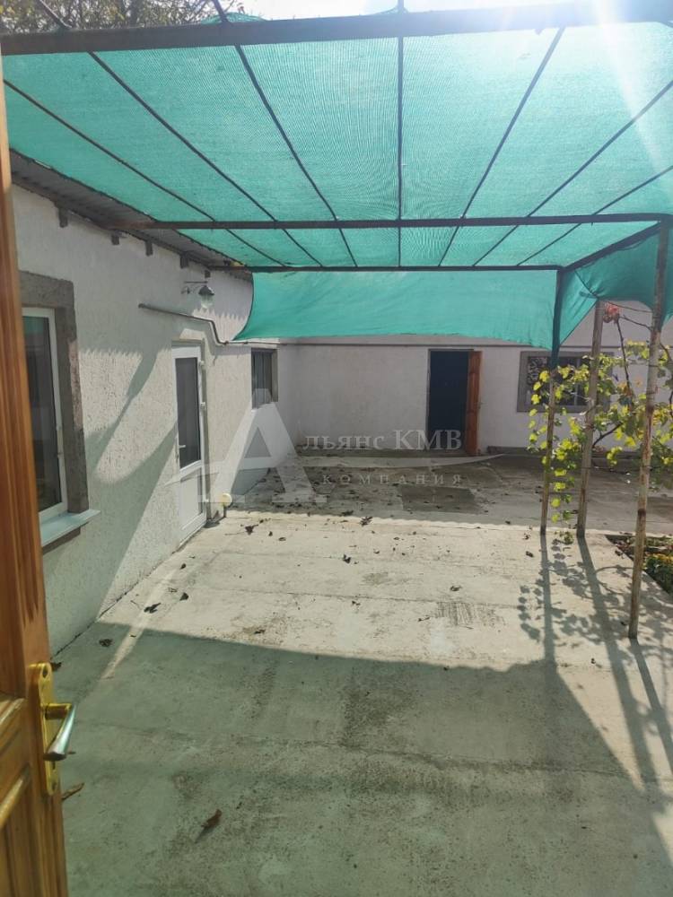 Ставропольский край, Георгиевск, Красноармейский пер.; Дом 106м² на участке 15 сот. 1/1 эт.