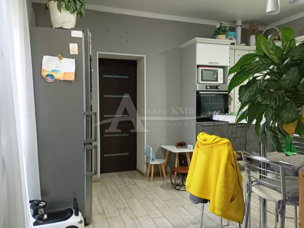 Ставропольский край, Зеленокумск, Р.Люксембург ул.; Дом 90м² на участке 6 сот. 1 эт.
