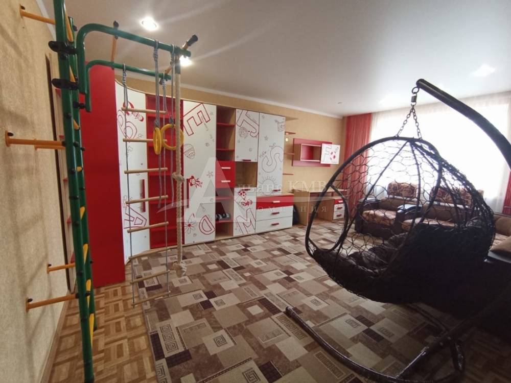 Ставропольский край, Георгиевск, Кутузова ул.; Дом 280м² на участке 4 сот. 2 эт.