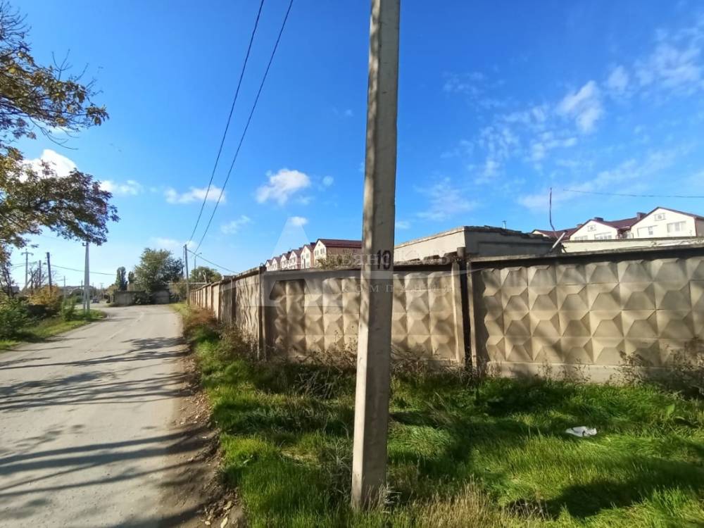 Ставропольский край, Георгиевск, Кленовая ул.; Участок 335м² на участке 19 сот.