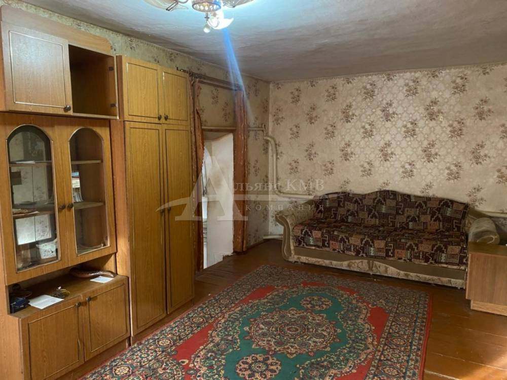 Ставропольский край, Зеленокумск, Заводская ул.; Дом 80,10м² на участке 12 сот. 1 эт.