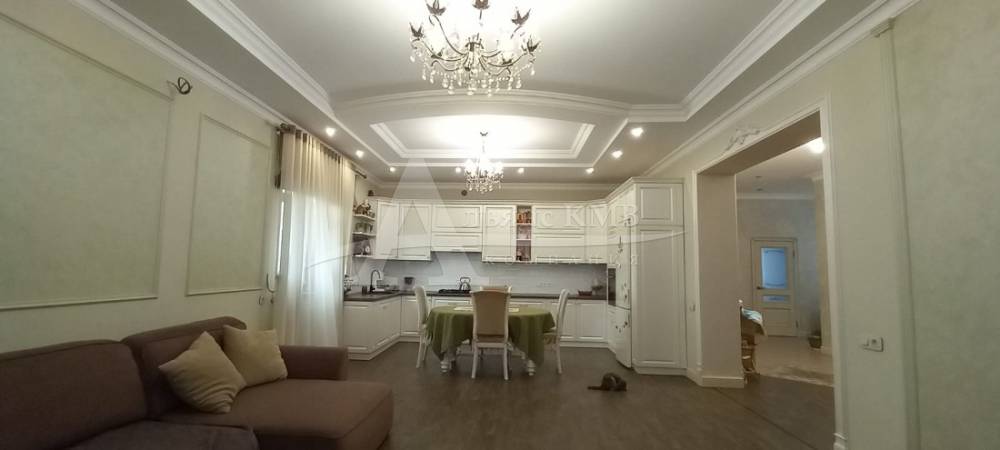 Ставропольский край, Минеральные Воды, Новосёлов ул.; Дом 240м² на участке 8 сот. 1 эт.