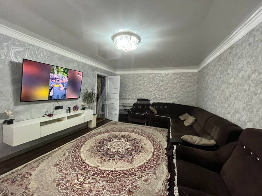 Ставропольский край, Зеленокумск, Кашпарова ул.; Дом 120м² на участке 12 сот. 1 эт.