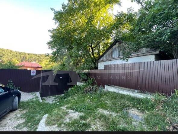 Ставропольский край, Кисловодск, Гагарина ул.; Дача 10м² на участке 6 сот. 1 эт.