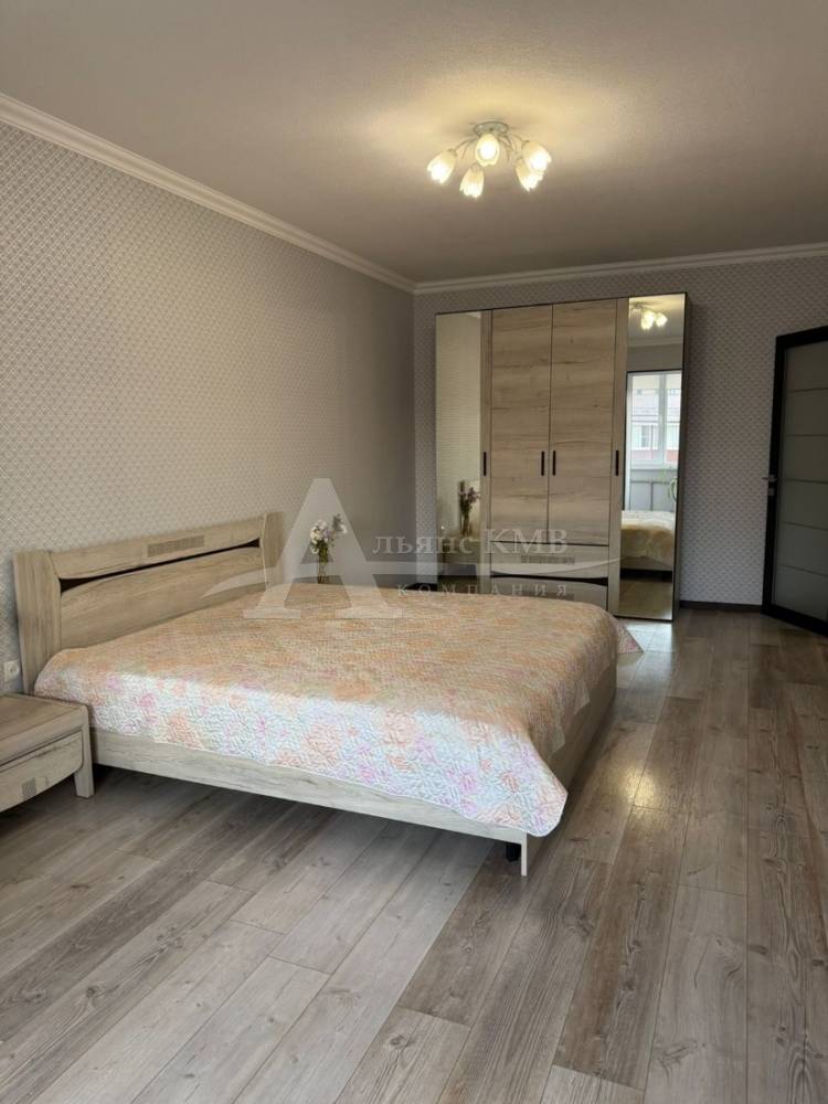 Ставропольский край, Пятигорск, Оранжерейная ул.; Квартира 66м² 8/8 эт.