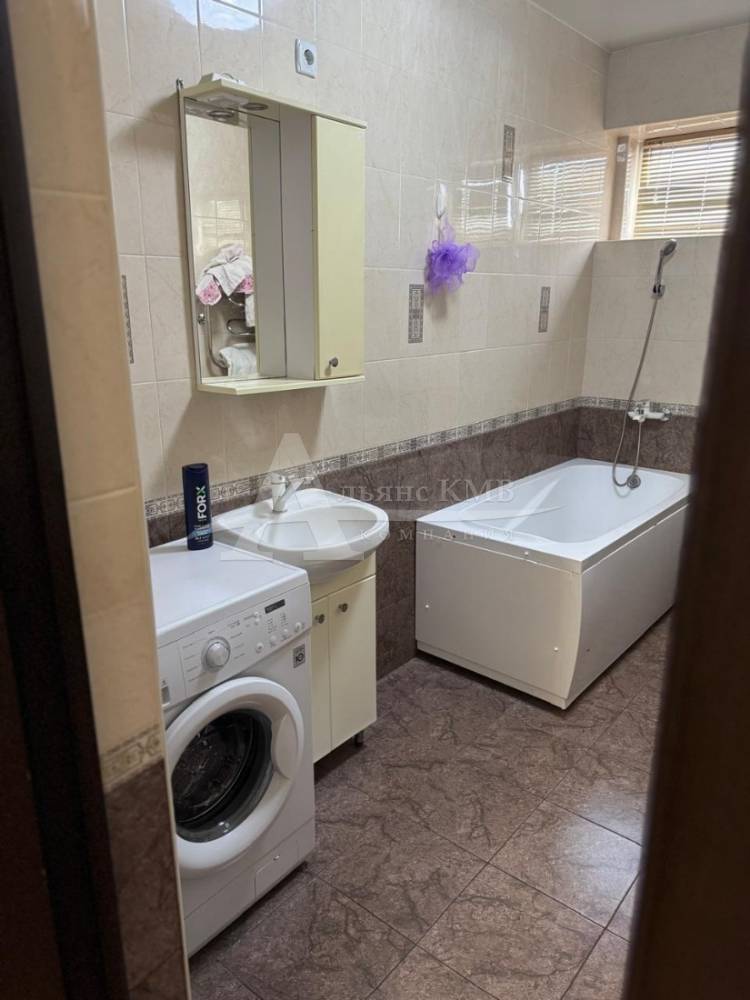 2b663ebc-4271-460c-8ab3-2eece366b955