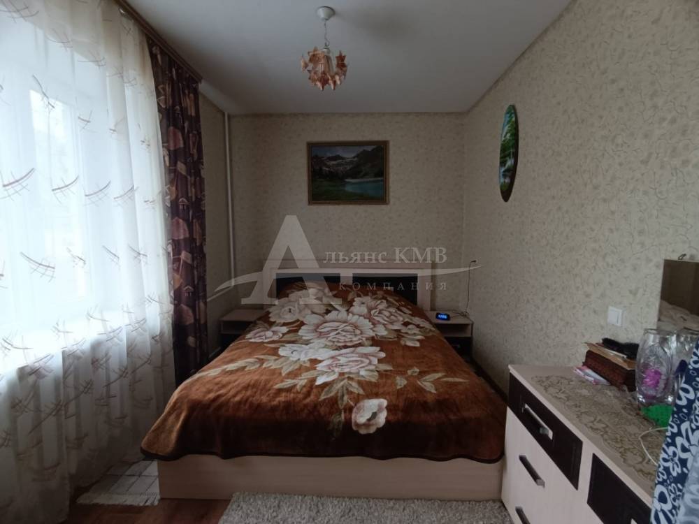 c8258560-24c1-4915-8b88-7ec3e2a31053