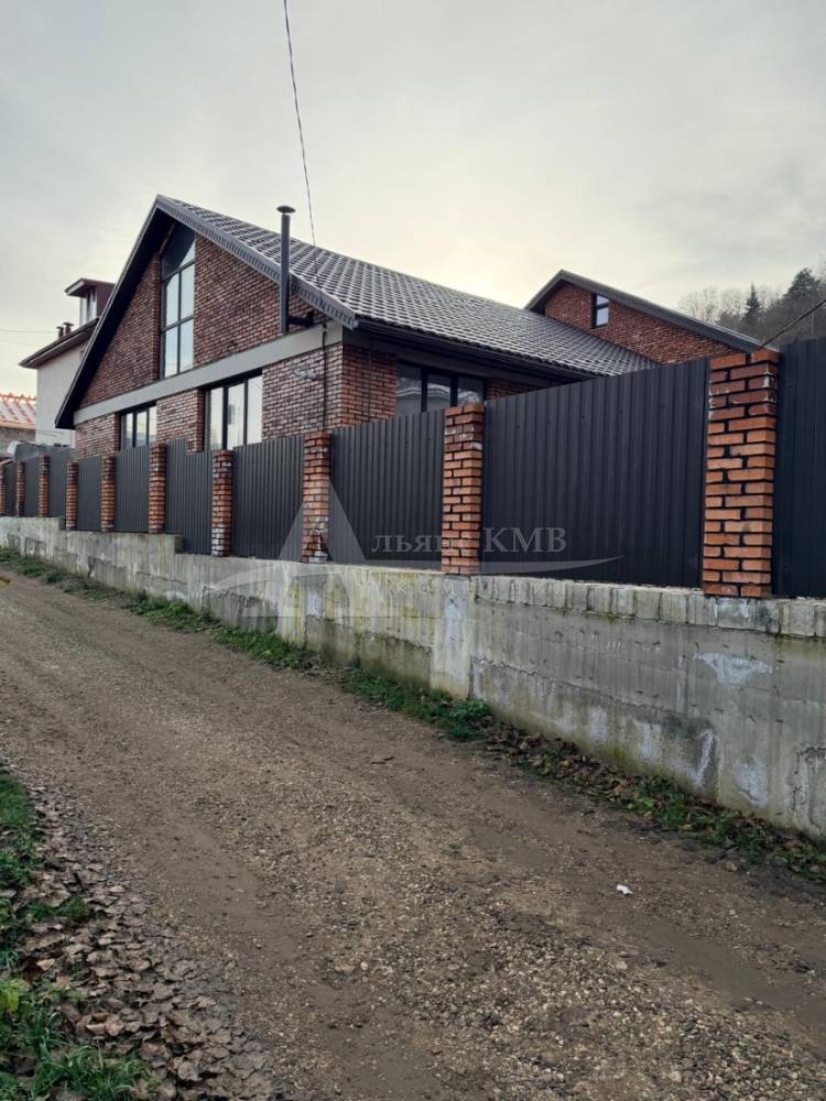 Ставропольский край, Кисловодск, Дачный пер.; Дом 160м² на участке 3,80 сот. 2 эт.