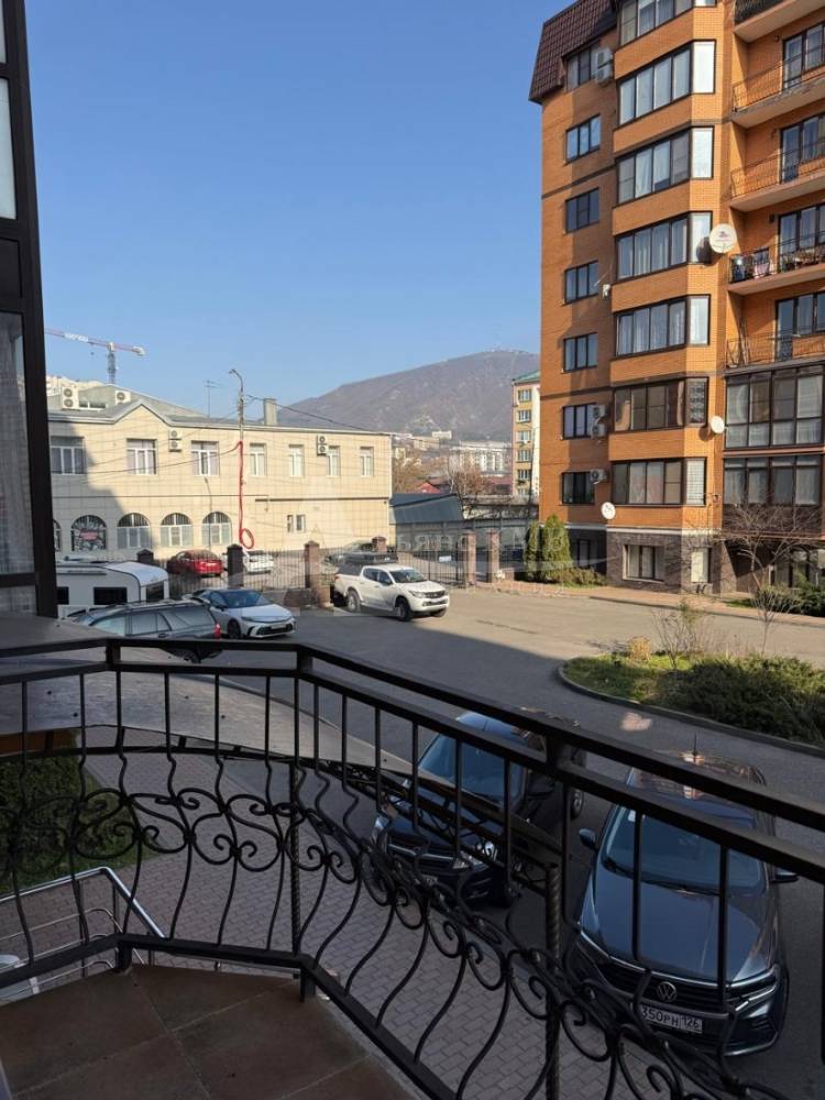 f9a4bf6c-66b5-46da-9946-d88620f5466d