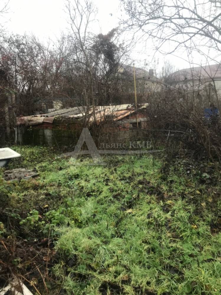 Ставропольский край, Иноземцево п., Яблоневая ул.; Участок на участке 5 сот.