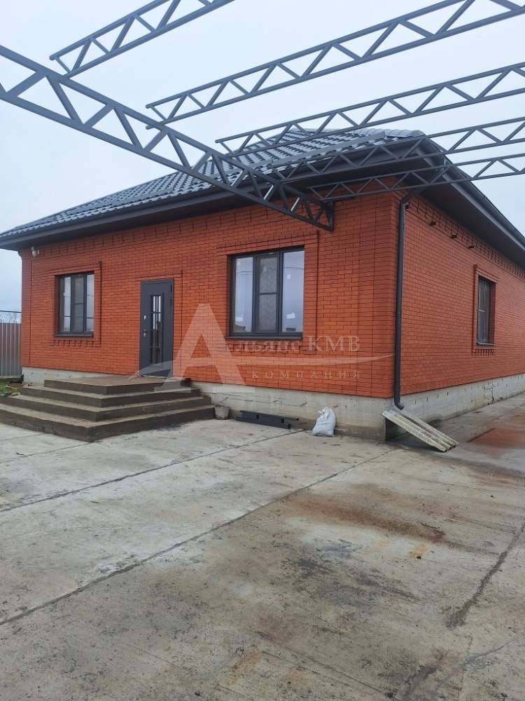 Ставропольский край, Георгиевск, Космонавтов ул.; Дом 160м² на участке 6 сот. 1/1 эт.