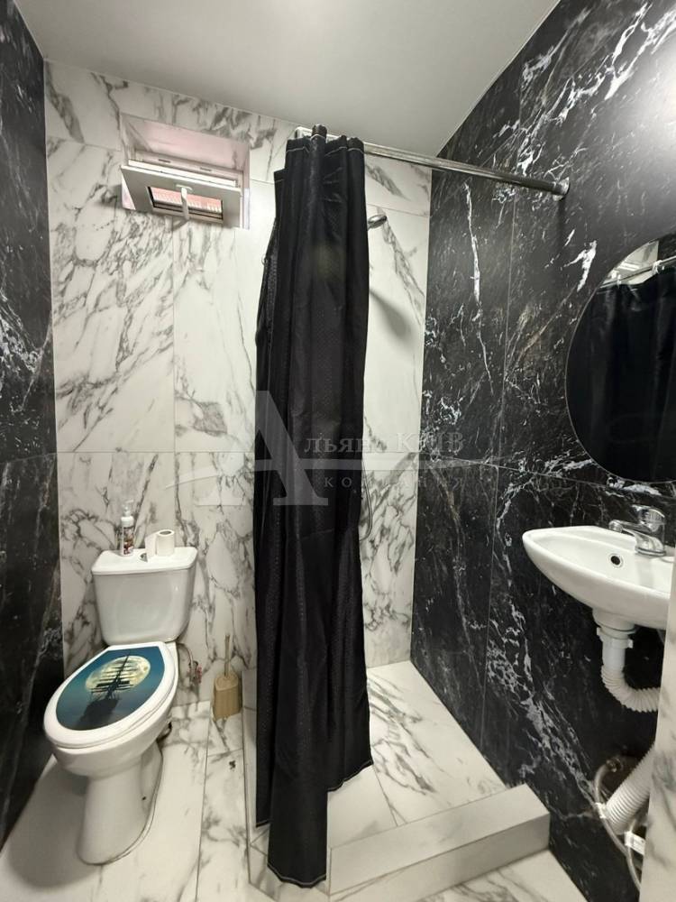 d7f18081-aee2-4f02-9ea5-f8af30b38ed2