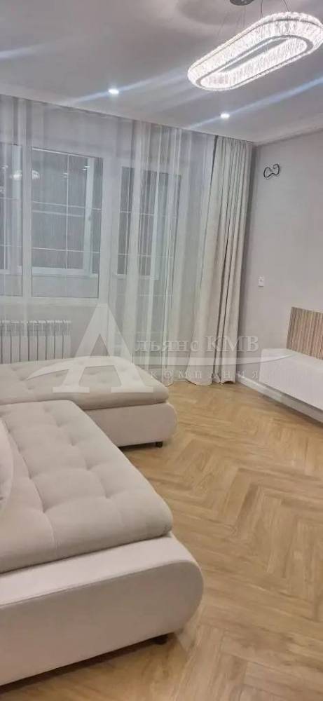 photo_5368415327517085835_y