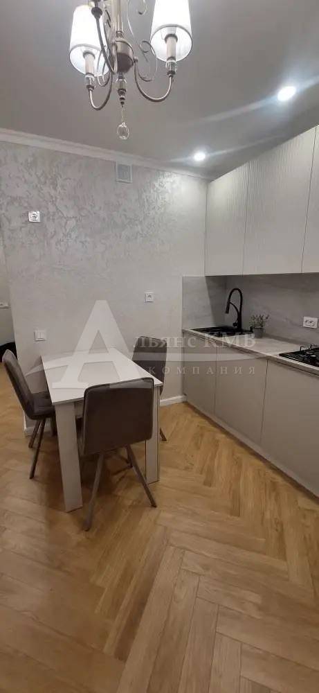 photo_5368415327517085834_y