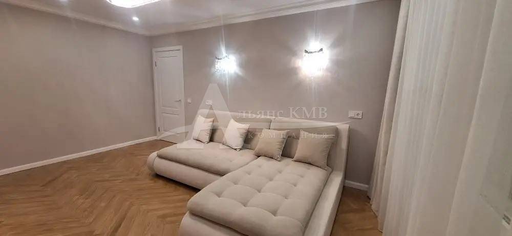 photo_5368415327517085836_y