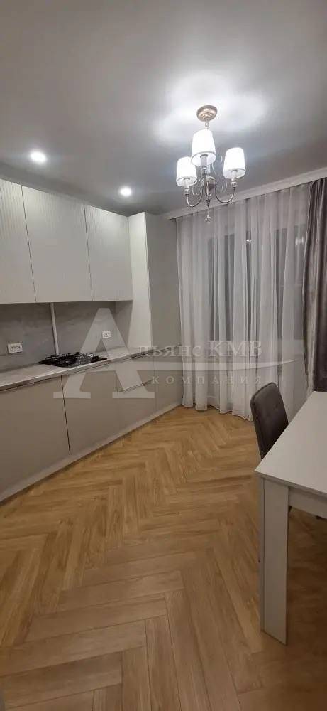 photo_5368415327517085845_y