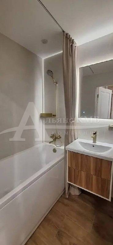 photo_5368415327517085849_x