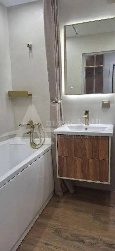 photo_5368415327517085847_x