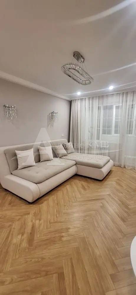 photo_5368415327517085840_y