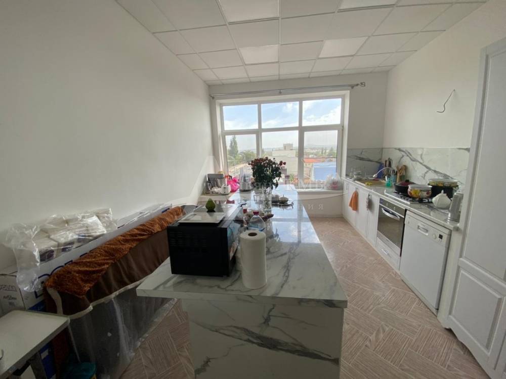 Ставропольский край, Пятигорск, Широкая ул.; Торговое помещение 450м² на участке 3 сот. 3 эт.